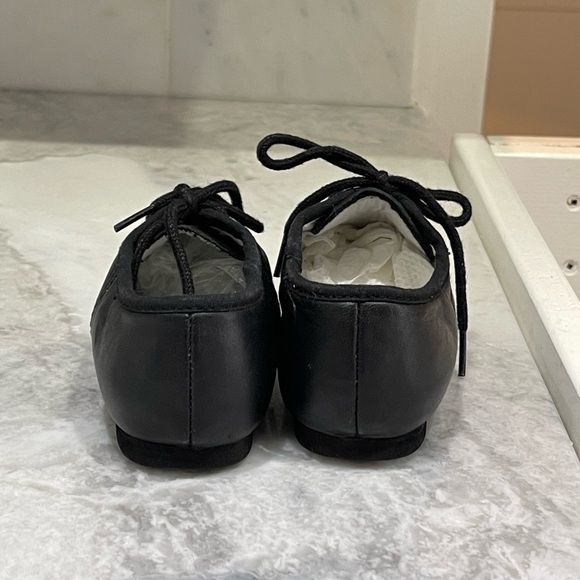 Jazz shoes toddler size 9 - Picture 3 of 5